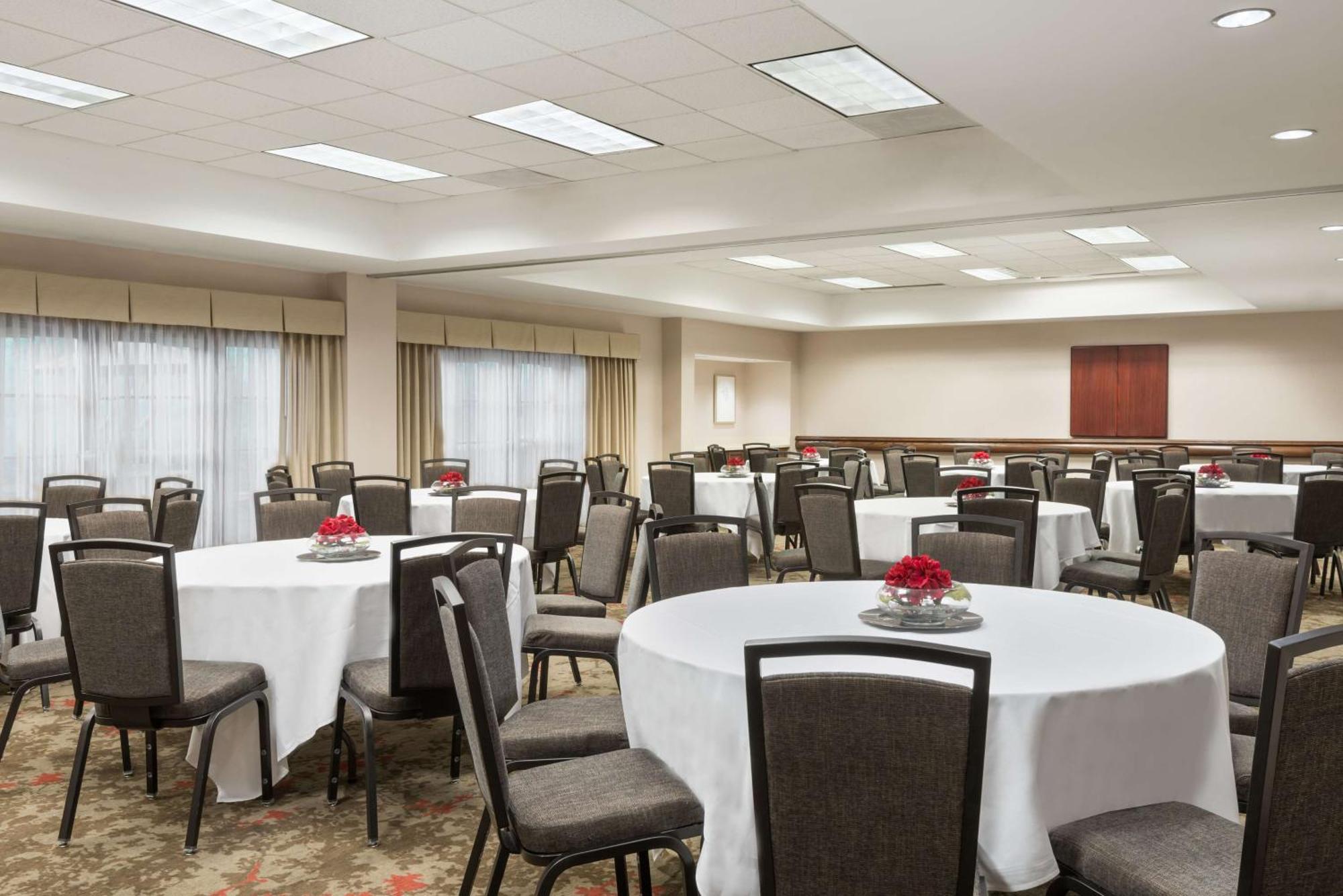 Homewood Suites By Hilton Raleigh/Crabtree Valley Экстерьер фото
