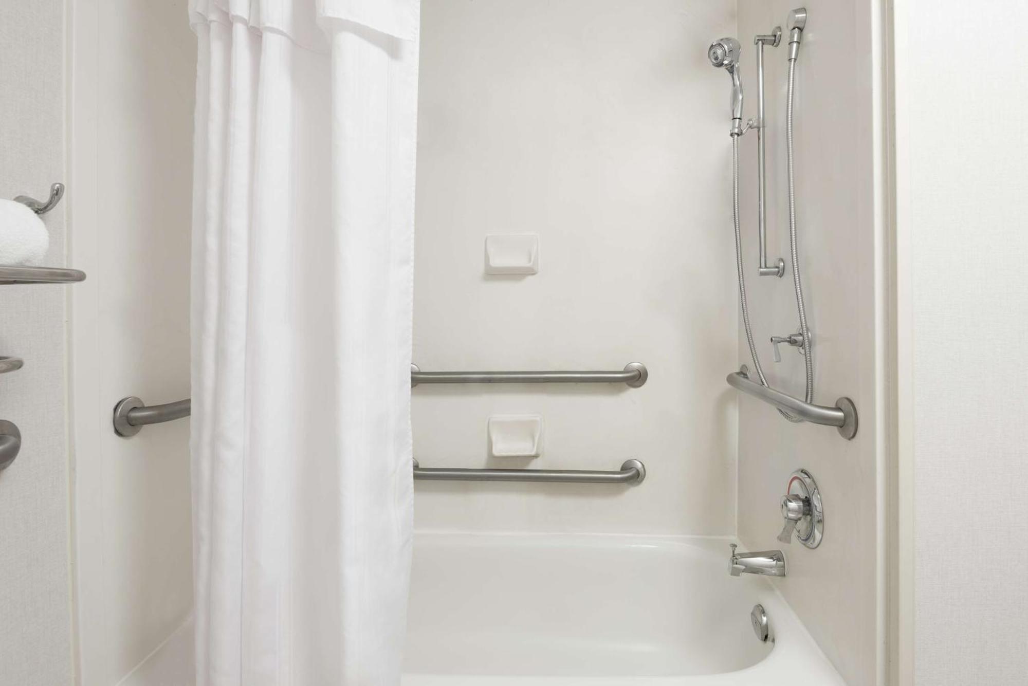 Homewood Suites By Hilton Raleigh/Crabtree Valley Экстерьер фото