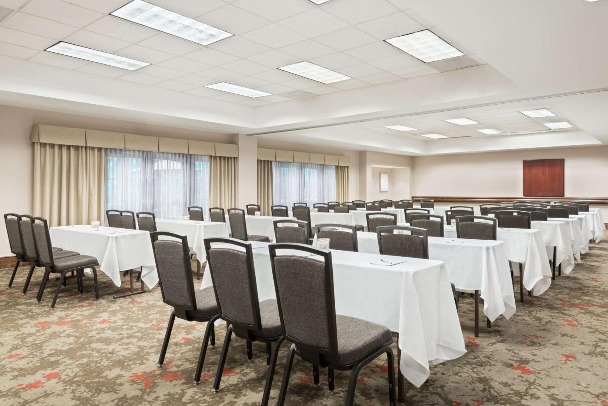 Homewood Suites By Hilton Raleigh/Crabtree Valley Экстерьер фото