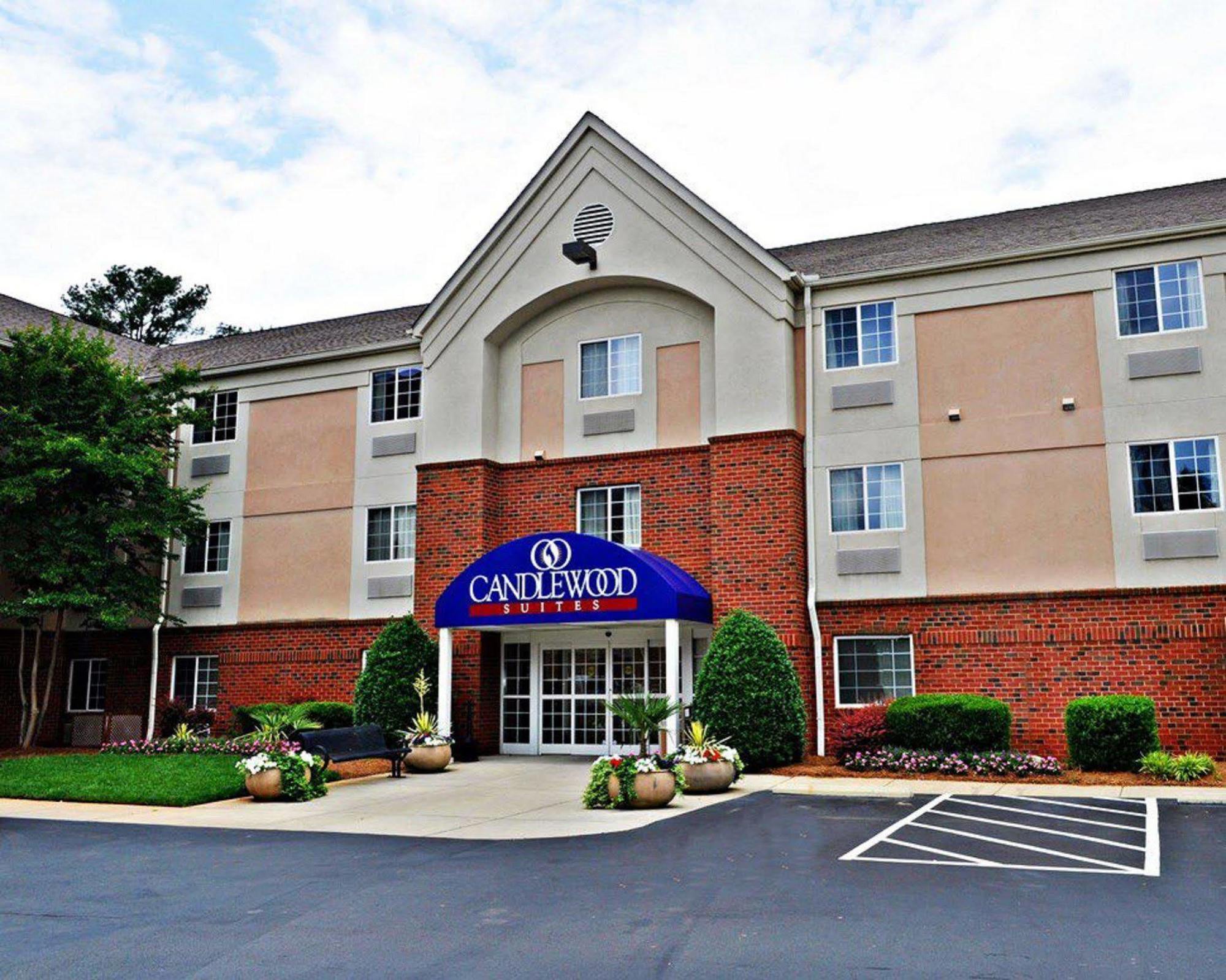 Homewood Suites By Hilton Raleigh/Crabtree Valley Экстерьер фото